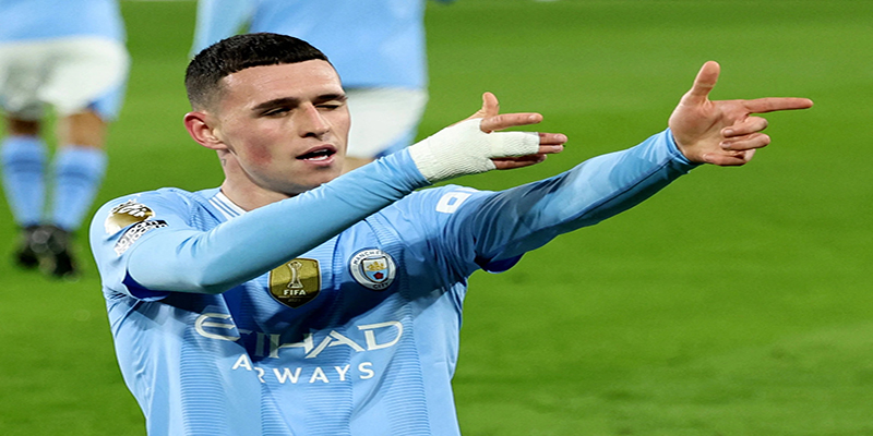 Foden thay Haaland gồng gánh Man City